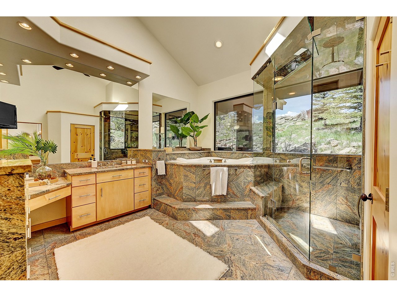 6553 Sunshine Canyon Dr