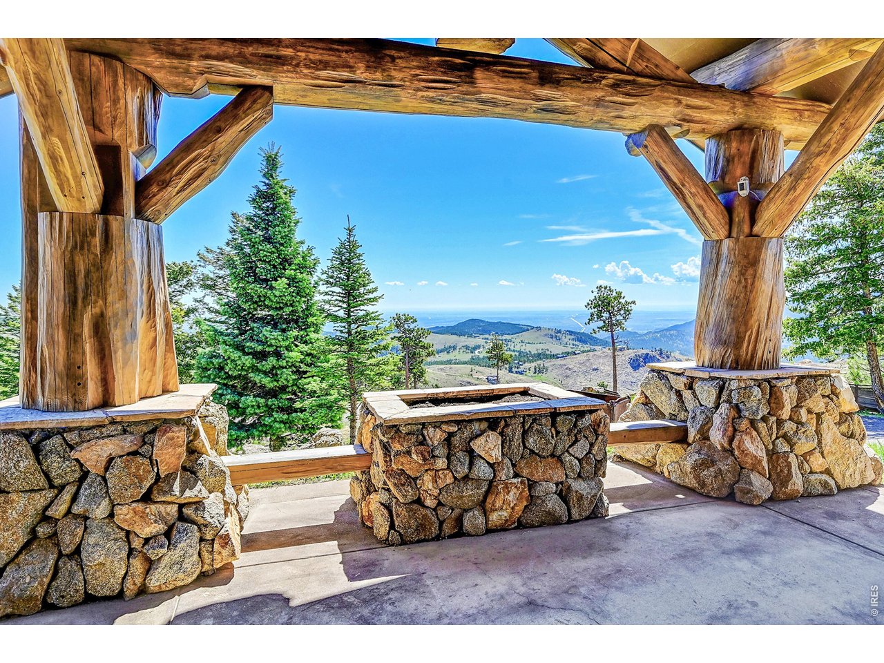 6553 Sunshine Canyon Dr