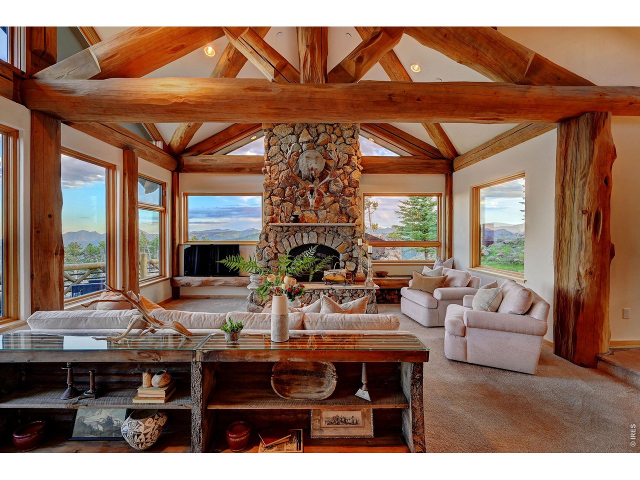 6553 Sunshine Canyon Dr