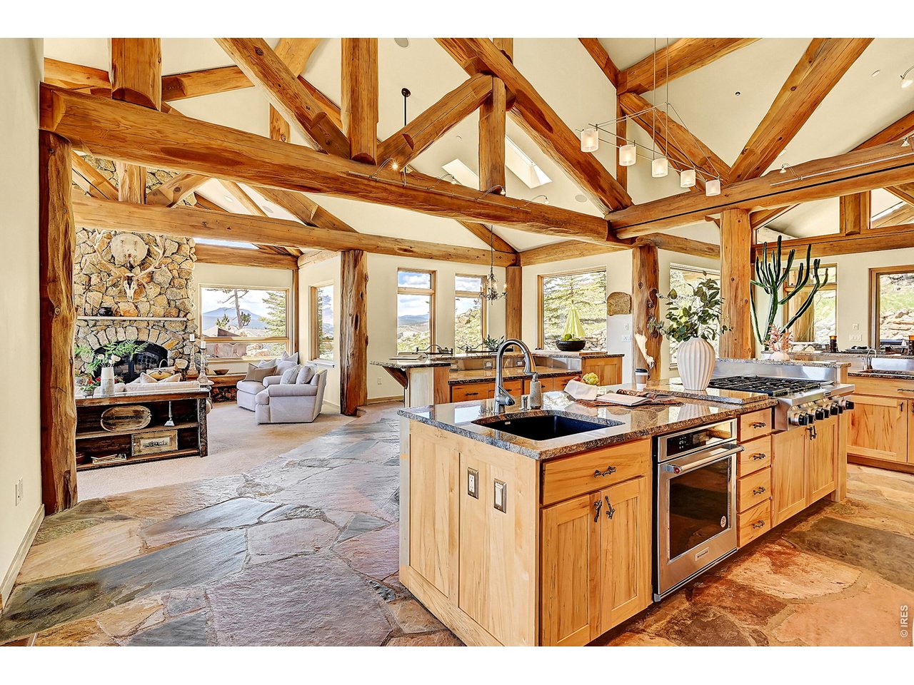 6553 Sunshine Canyon Dr