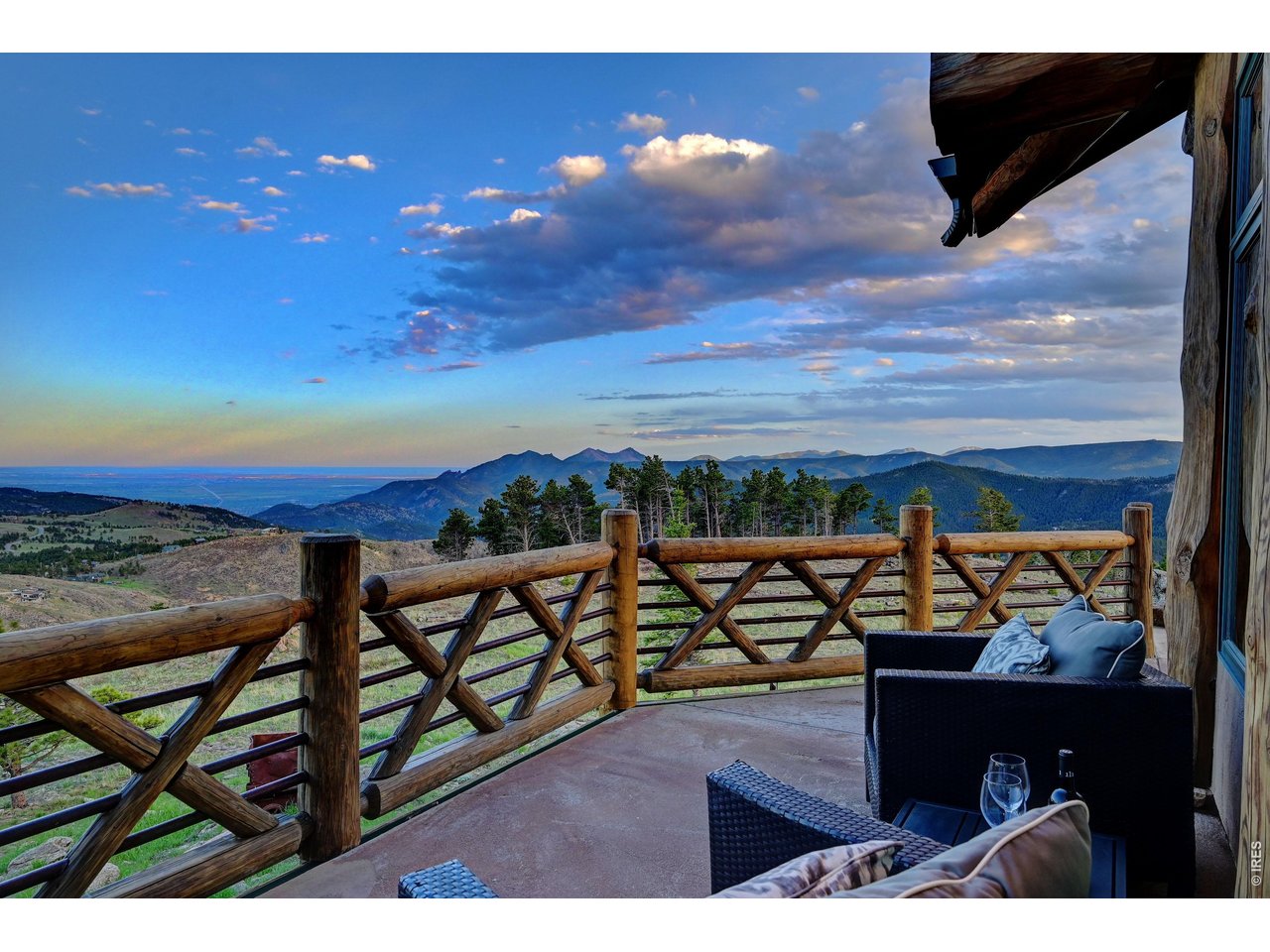 6553 Sunshine Canyon Dr