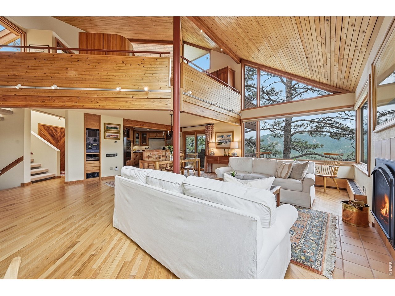 3367 Sunshine Canyon Dr