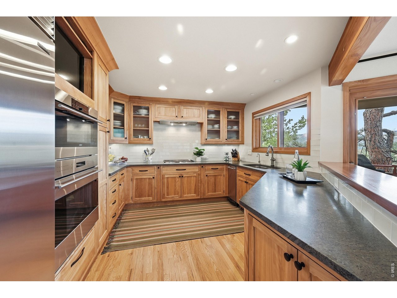 3367 Sunshine Canyon Dr