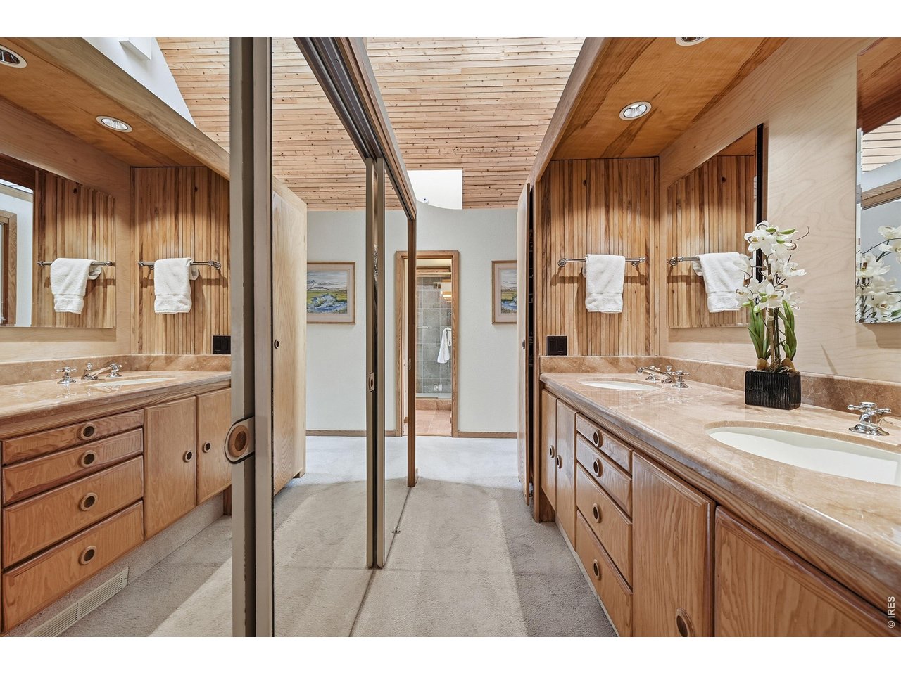 3367 Sunshine Canyon Dr