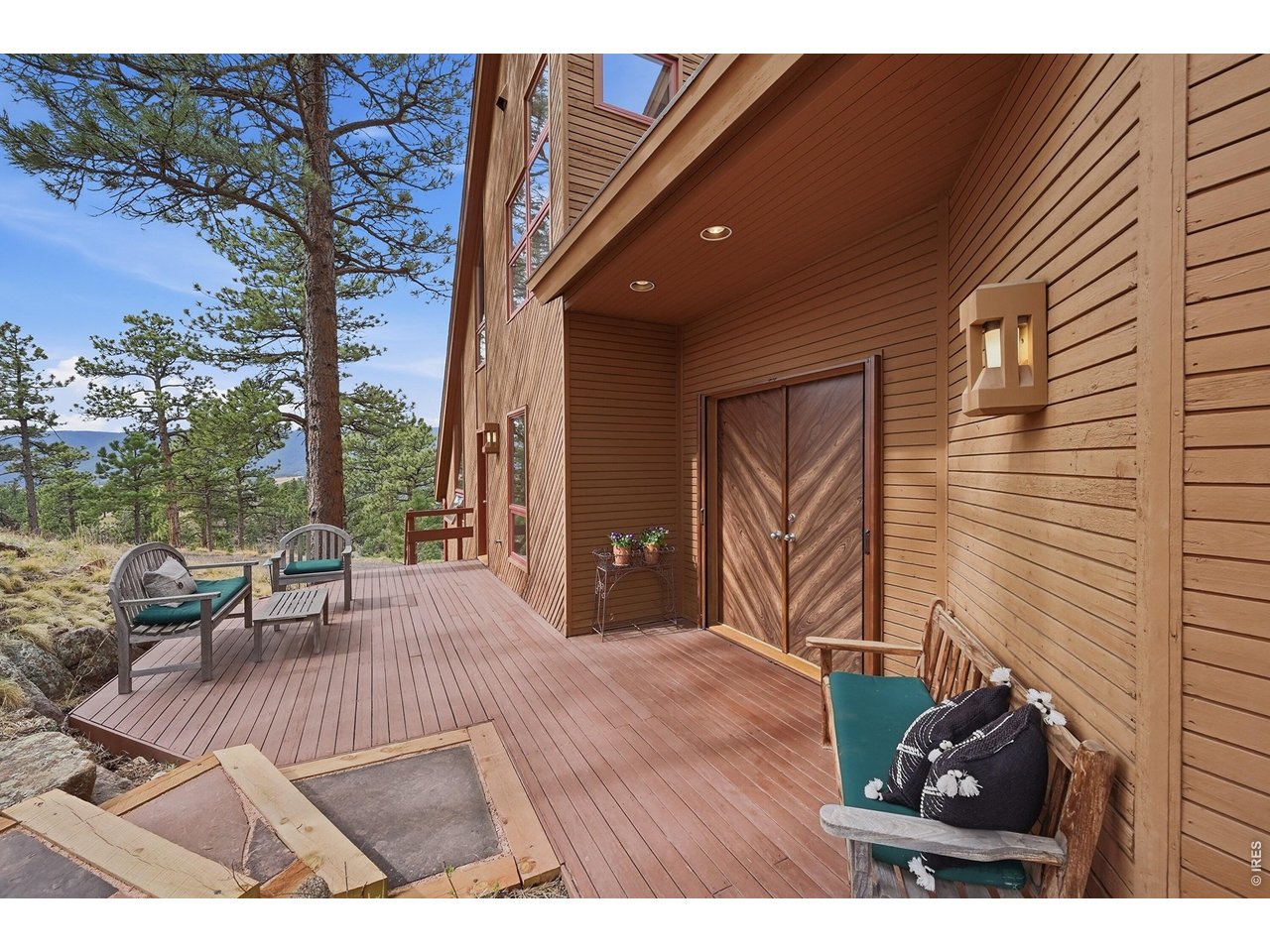 3367 Sunshine Canyon Dr
