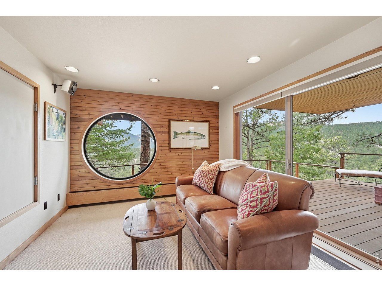3367 Sunshine Canyon Dr