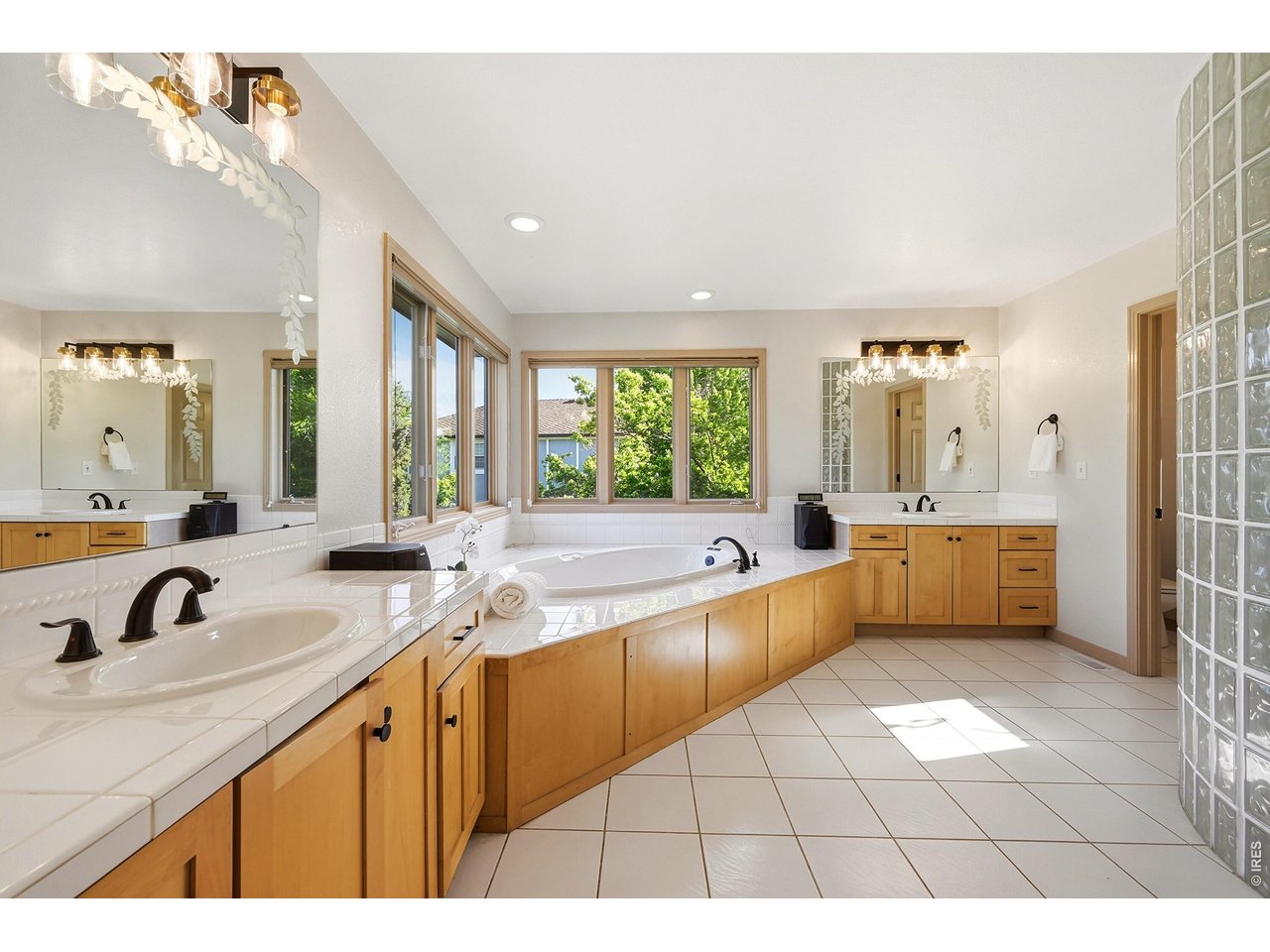 547 Sawtooth Pt