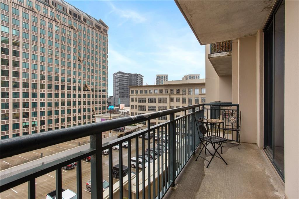3040 Peachtree Road NW Unit 813