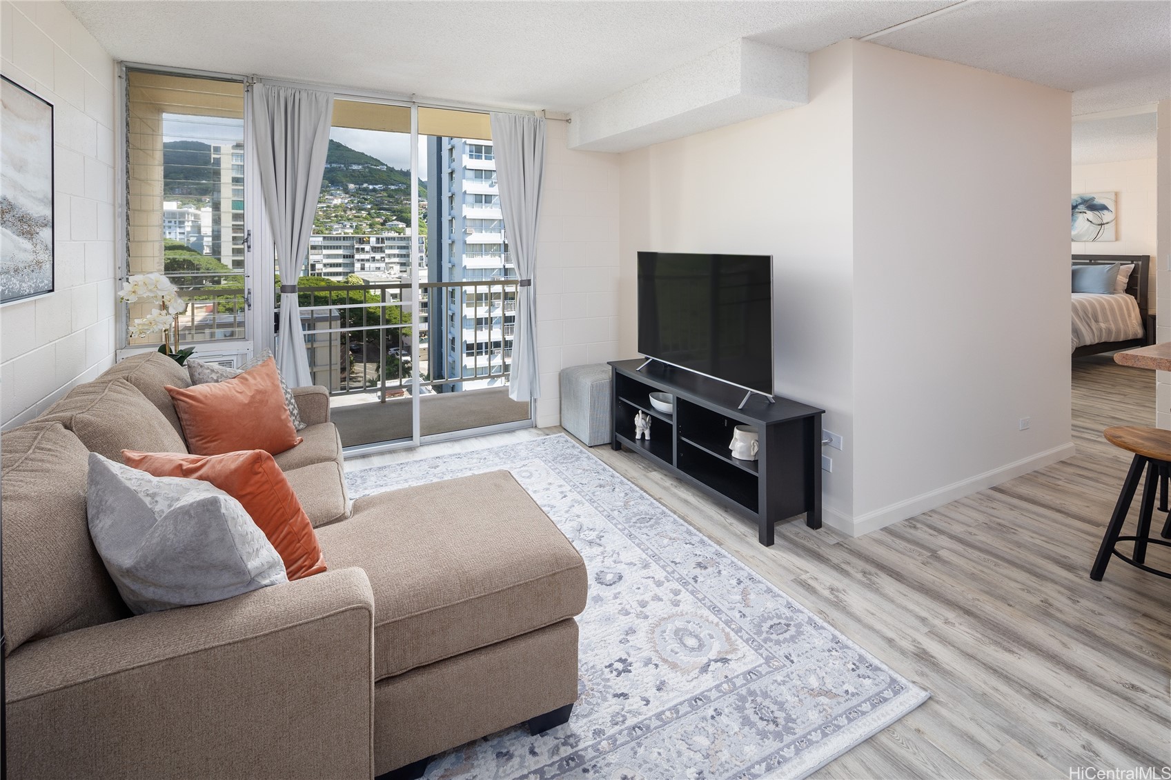 1415 Punahou Street 902