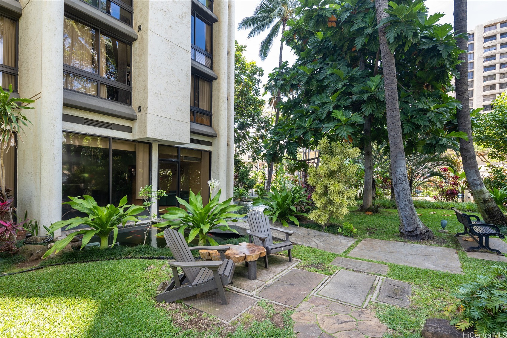 300 Wai Nani Way 1718-II (King Tw)