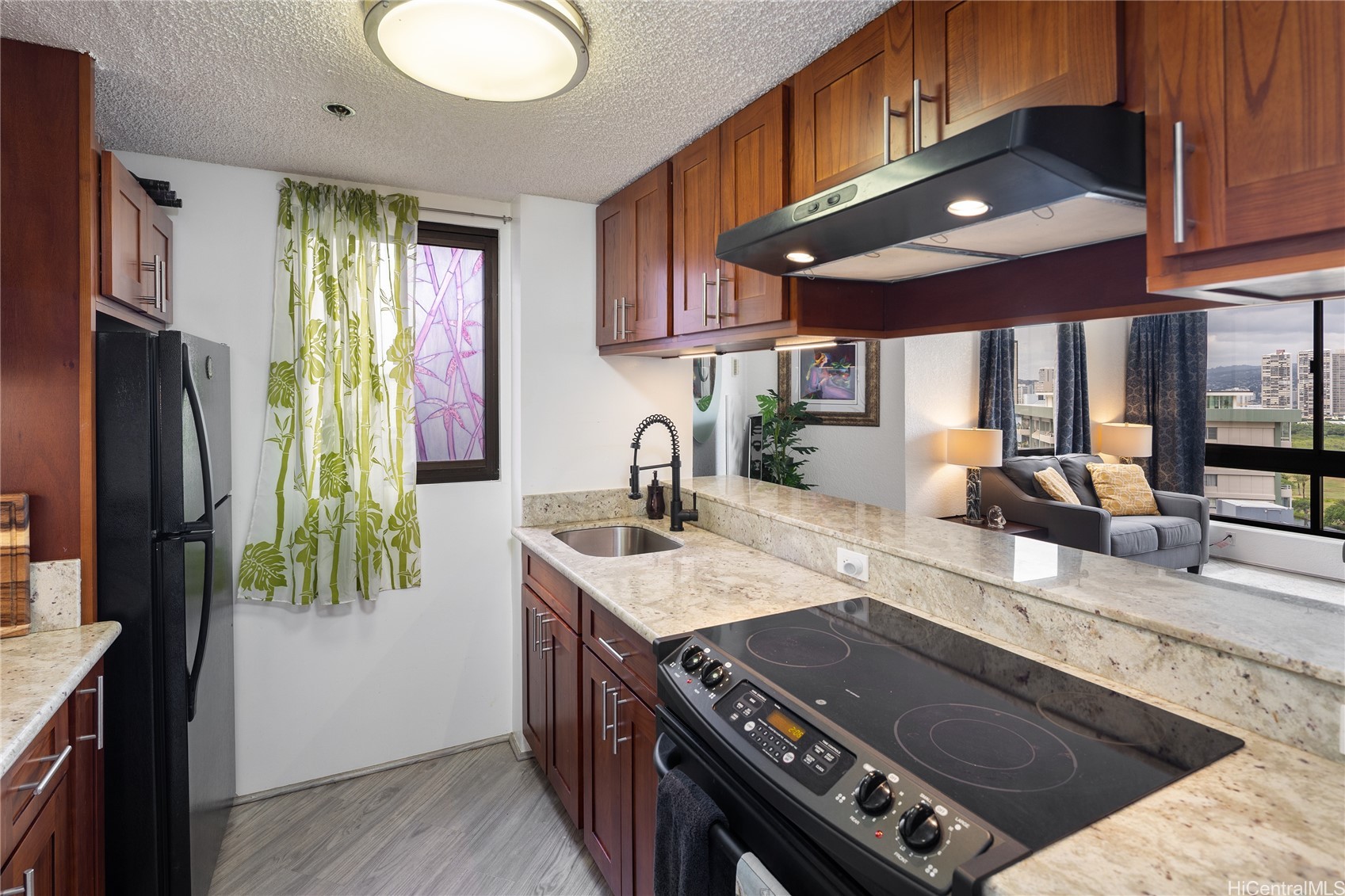 300 Wai Nani Way 1718-II (King Tw)