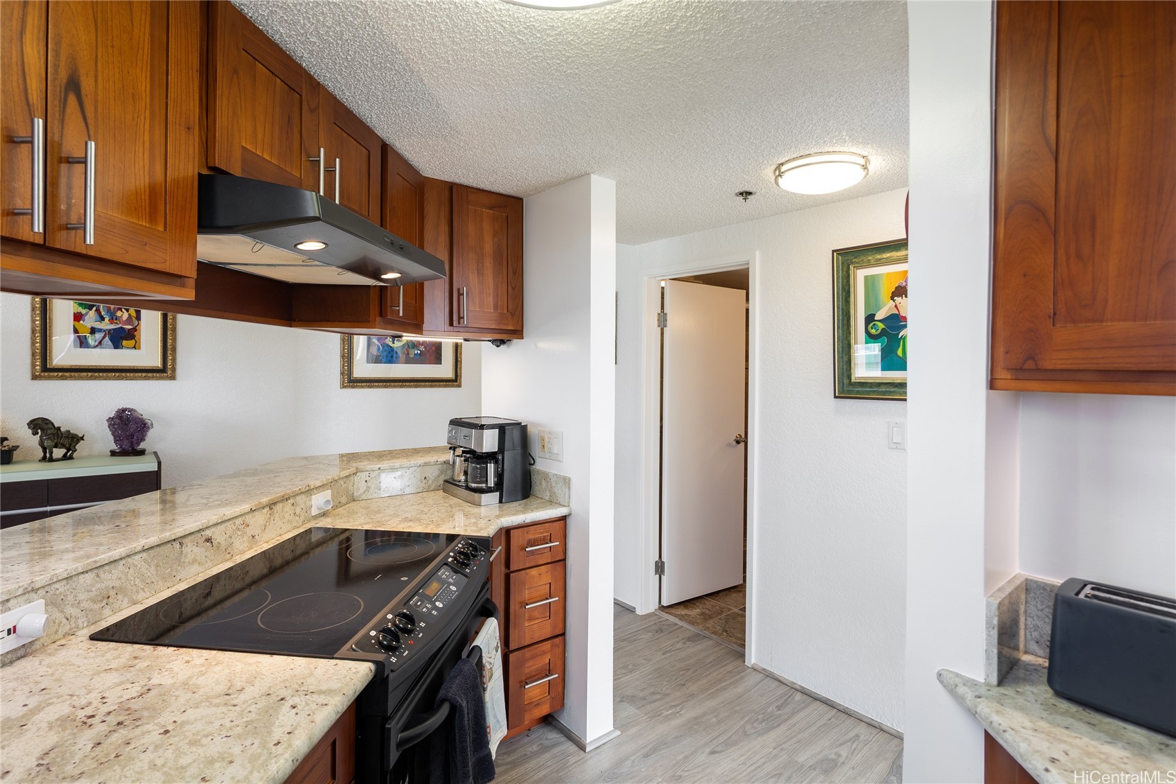 300 Wai Nani Way 1718-II (King Tw)