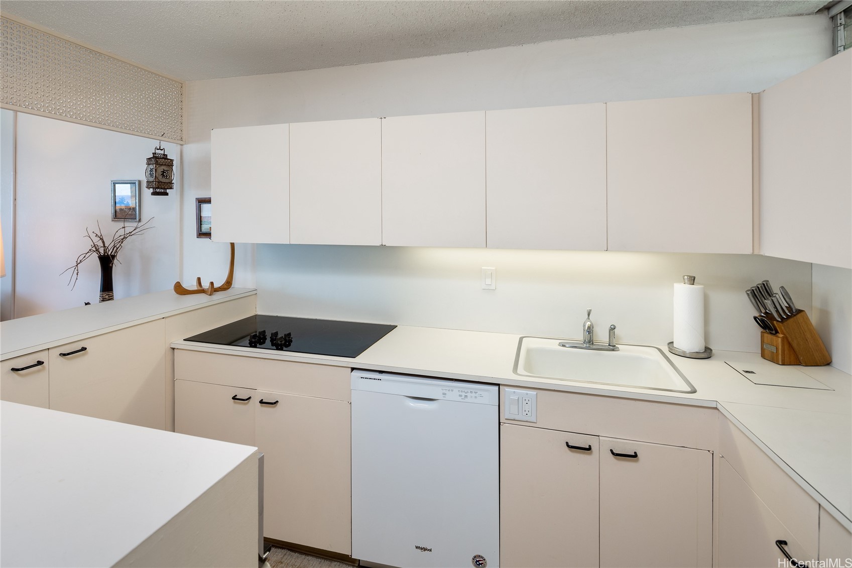 2877 Kalakaua Avenue 805