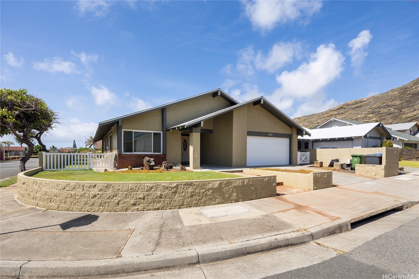 7549 Puumahoe Place