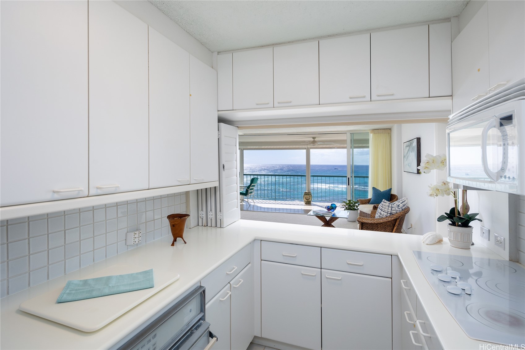 2877 Kalakaua Avenue 801/802