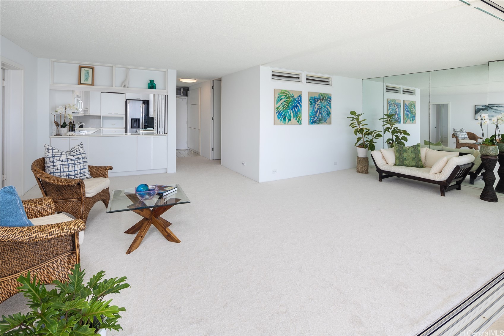 2877 Kalakaua Avenue 801/802