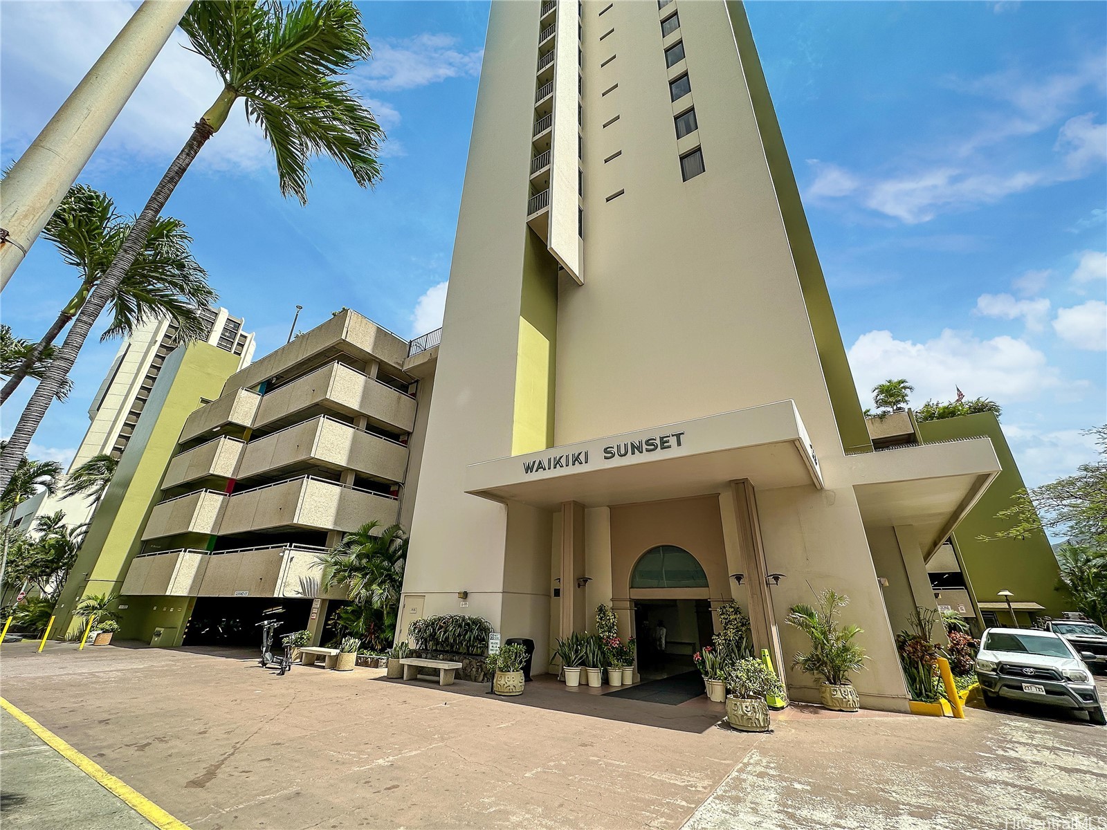 229 Paoakalani Avenue 3705