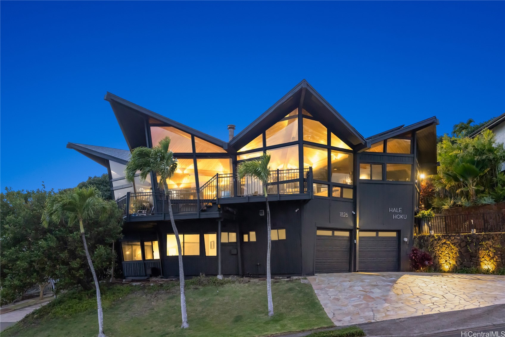 1826 Laukahi Street