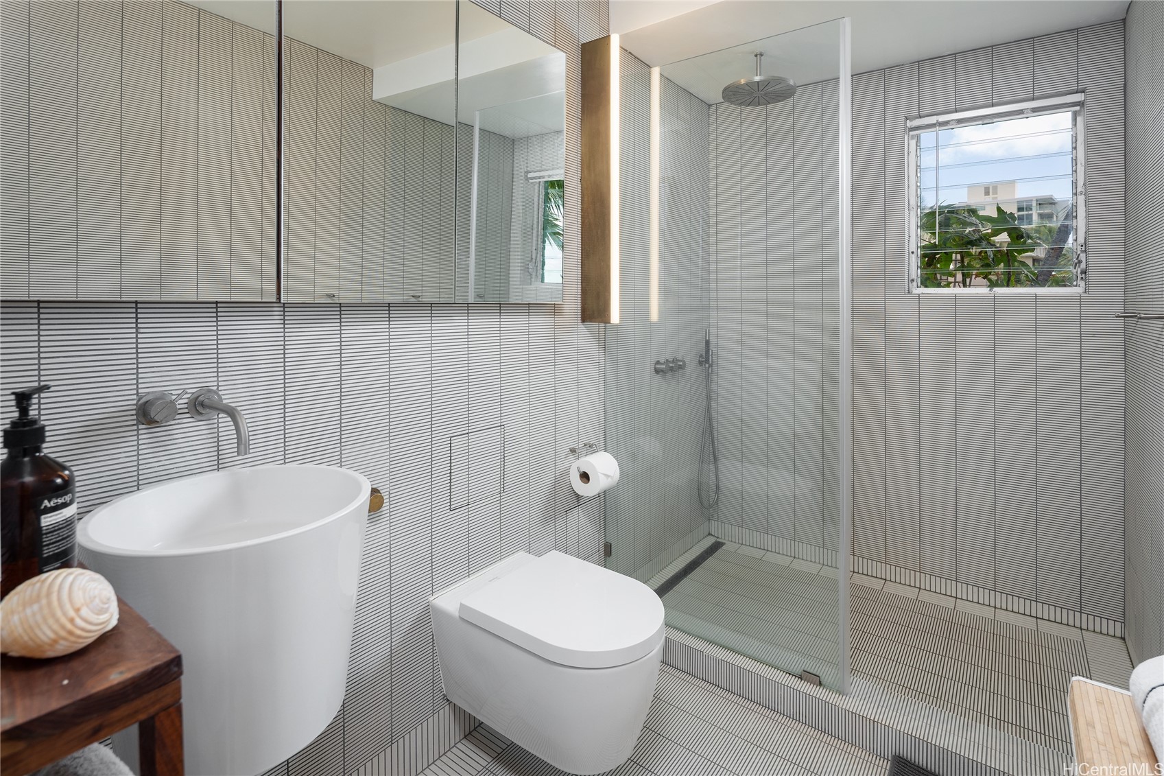 2957 Kalakaua Avenue 518