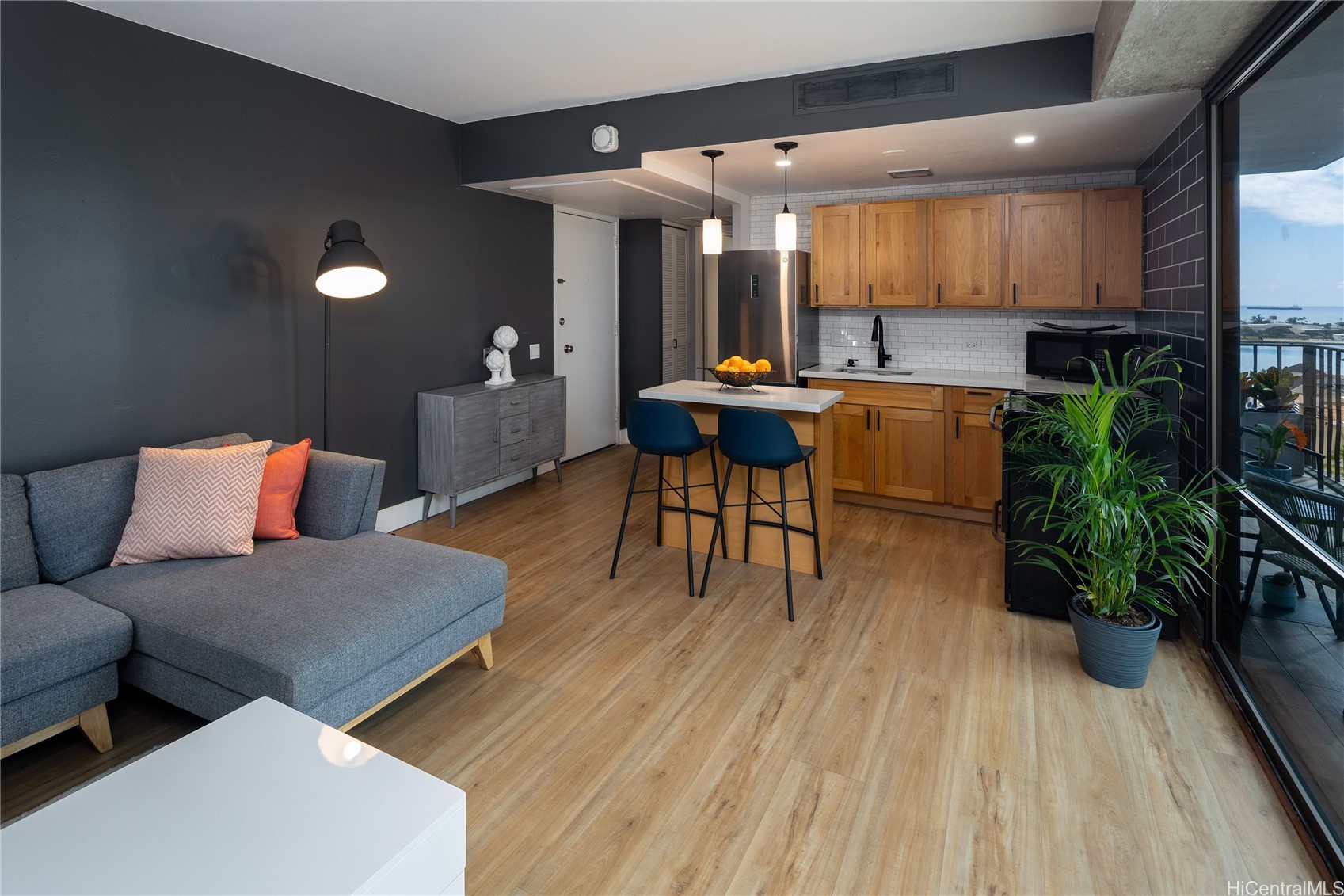 225 Queen Street 14C