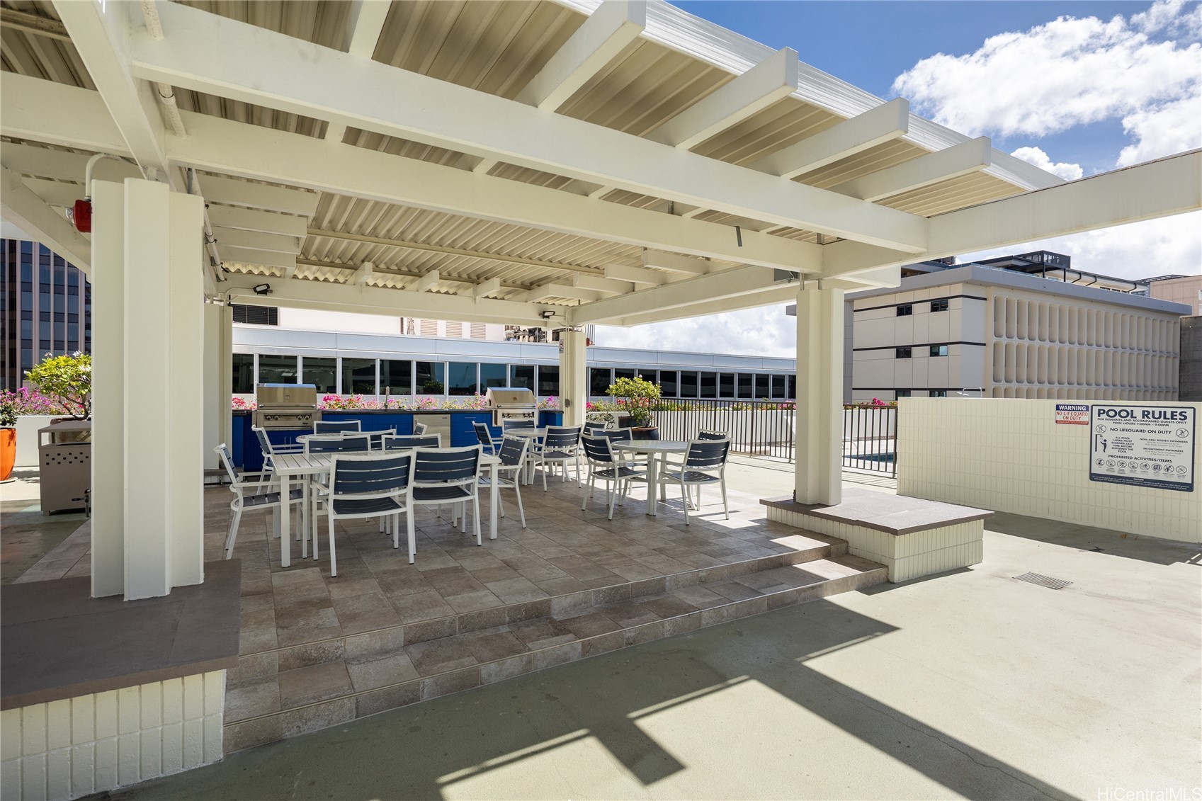 225 Queen Street 14C