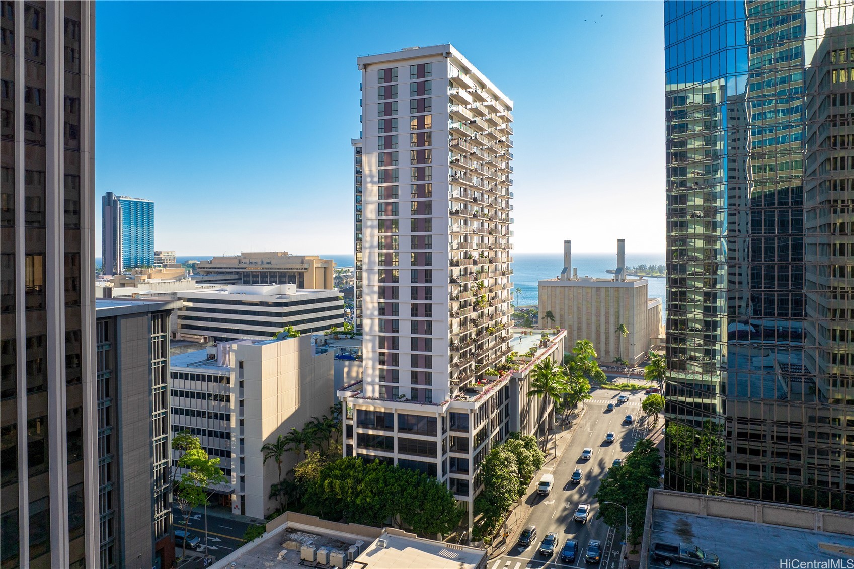 225 Queen Street 14C