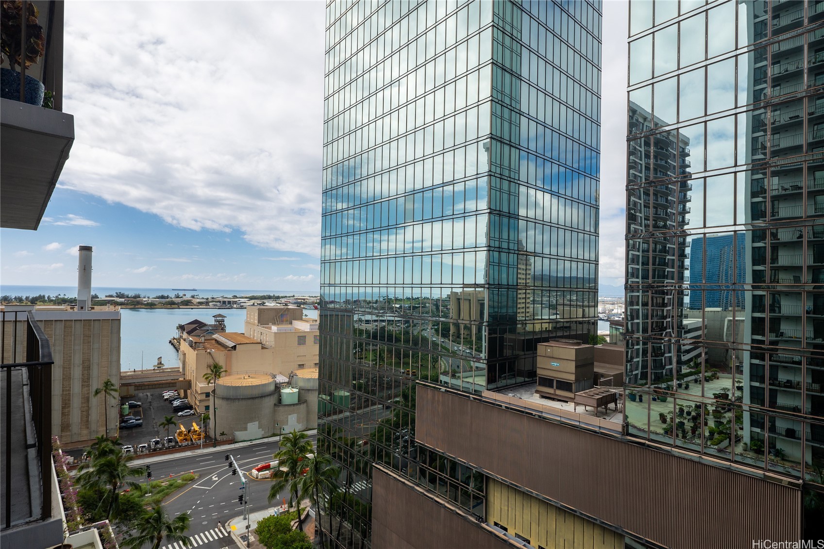 225 Queen Street 14C