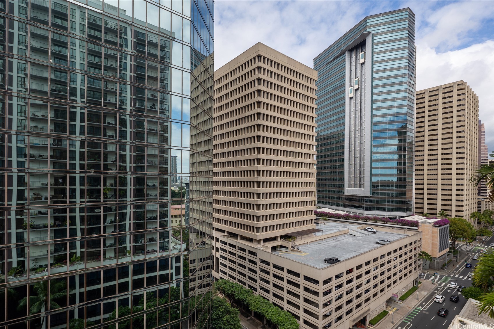 225 Queen Street 14C