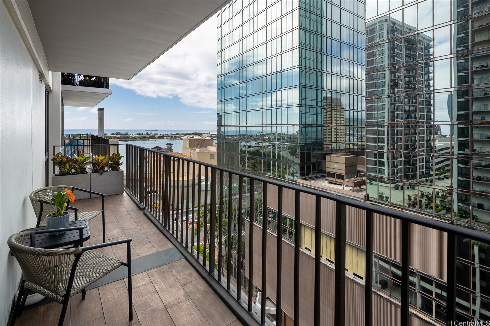 225 Queen Street 14C