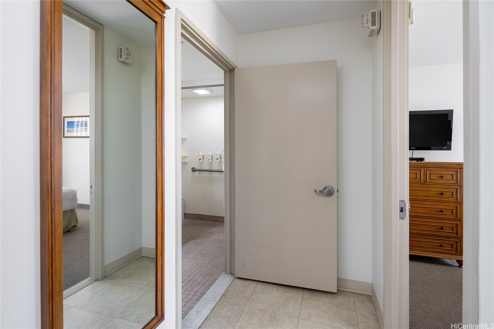 229 Paoakalani Avenue 1112