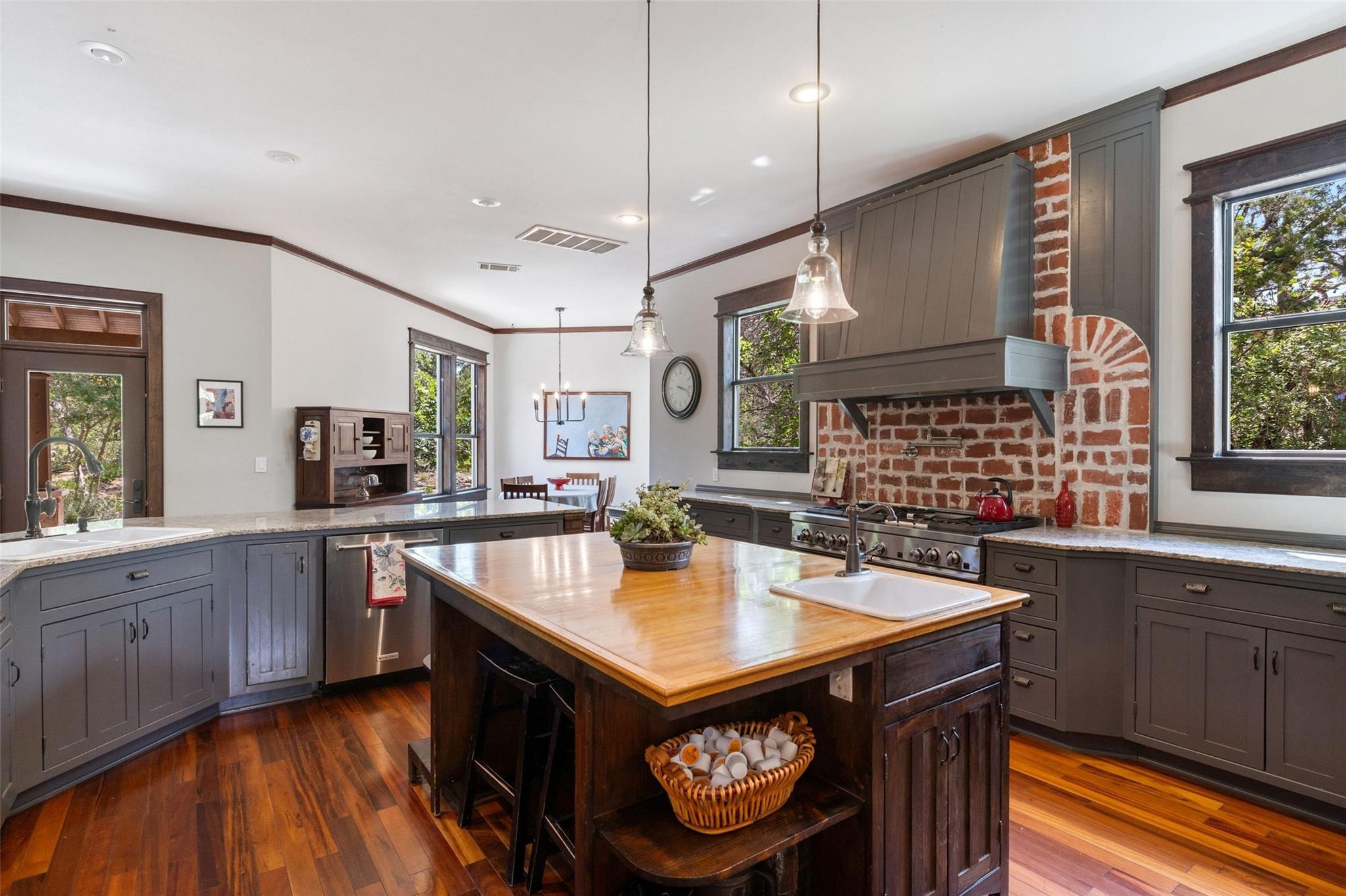 10212 Amwell CV # 3