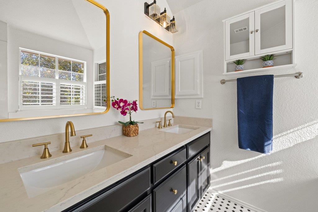 8213 Cheno Cortina TRL