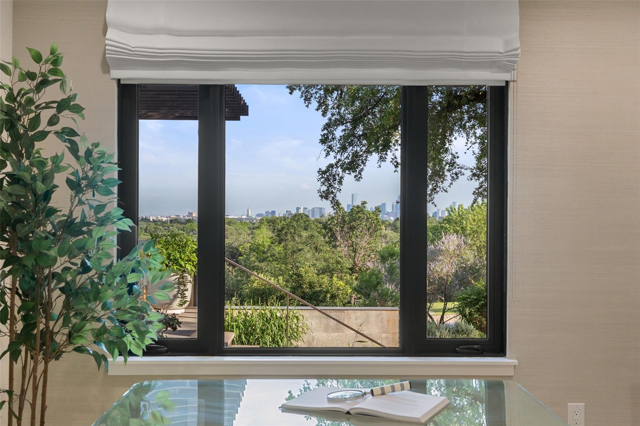 4906 Balcones DR