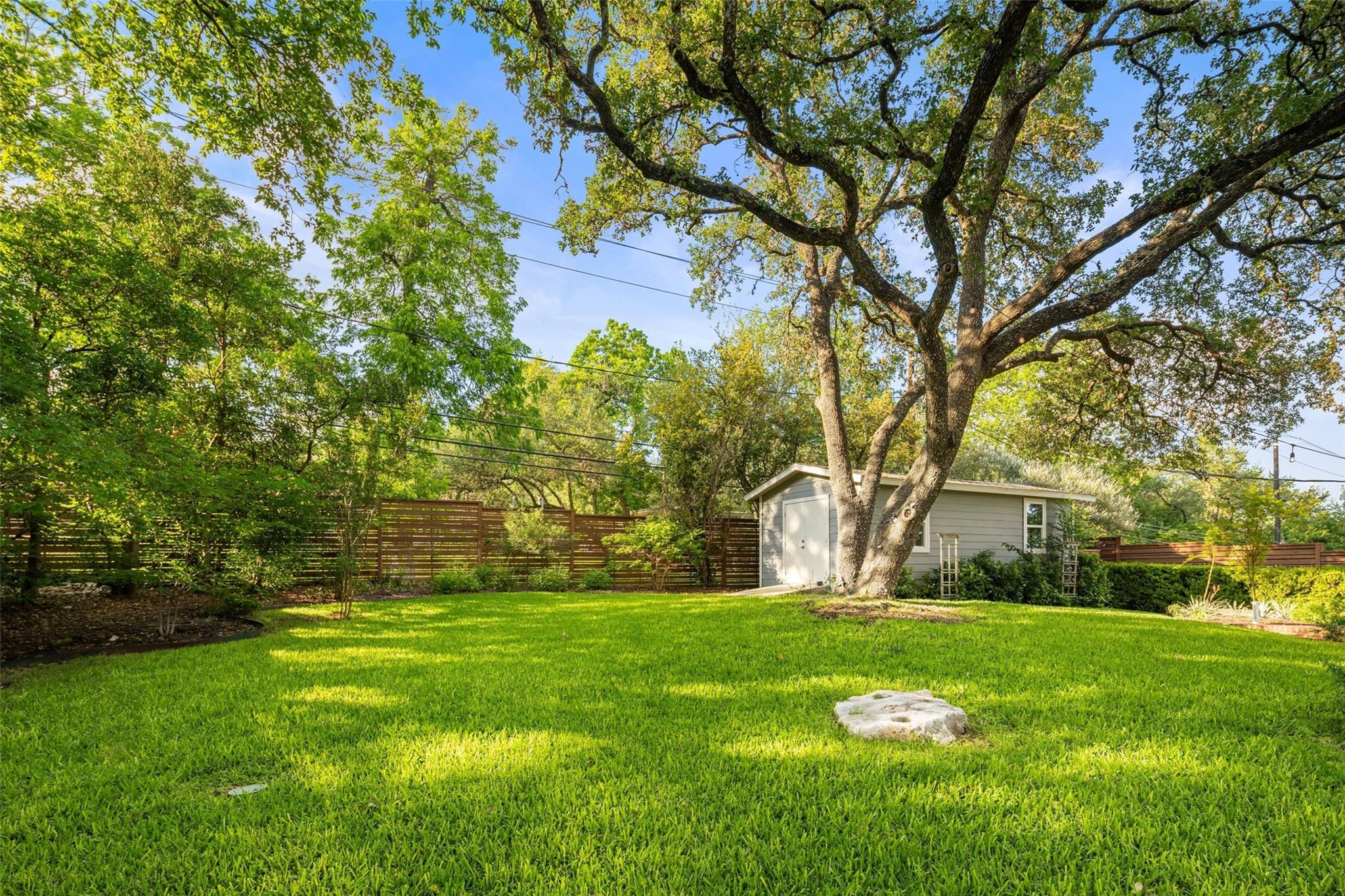 4906 Balcones DR