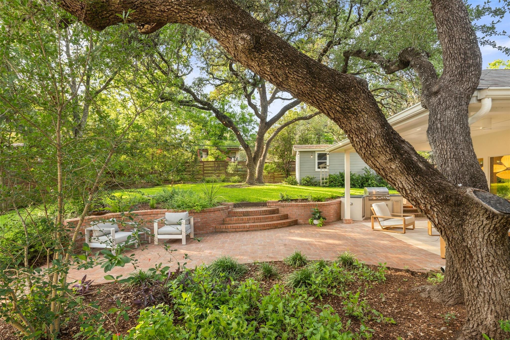 4906 Balcones DR