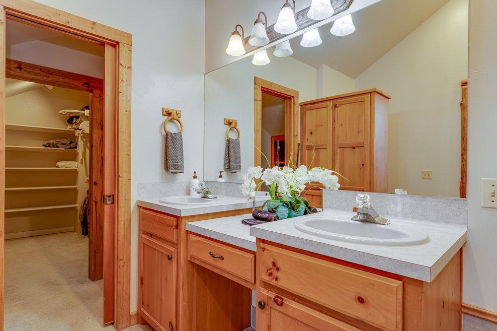 21008 W Lakeshore DR