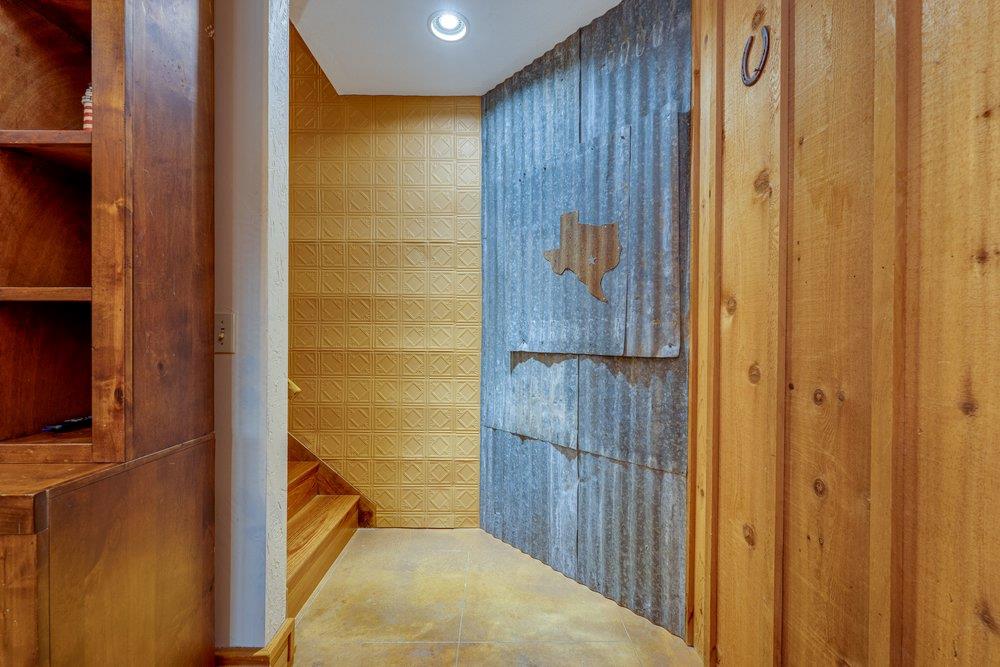 21008 W Lakeshore DR