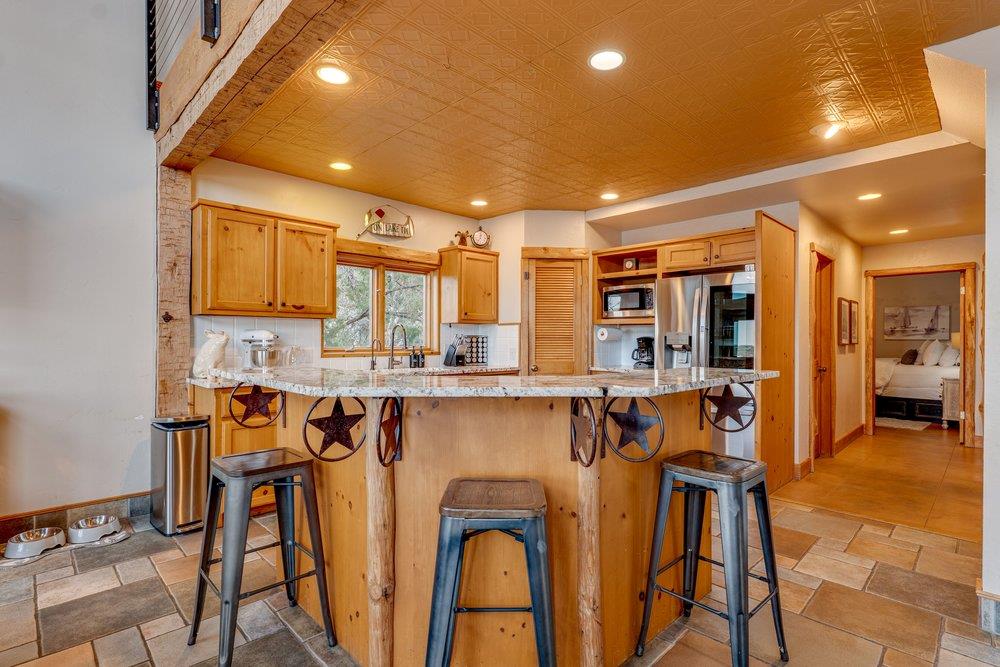 21008 W Lakeshore DR