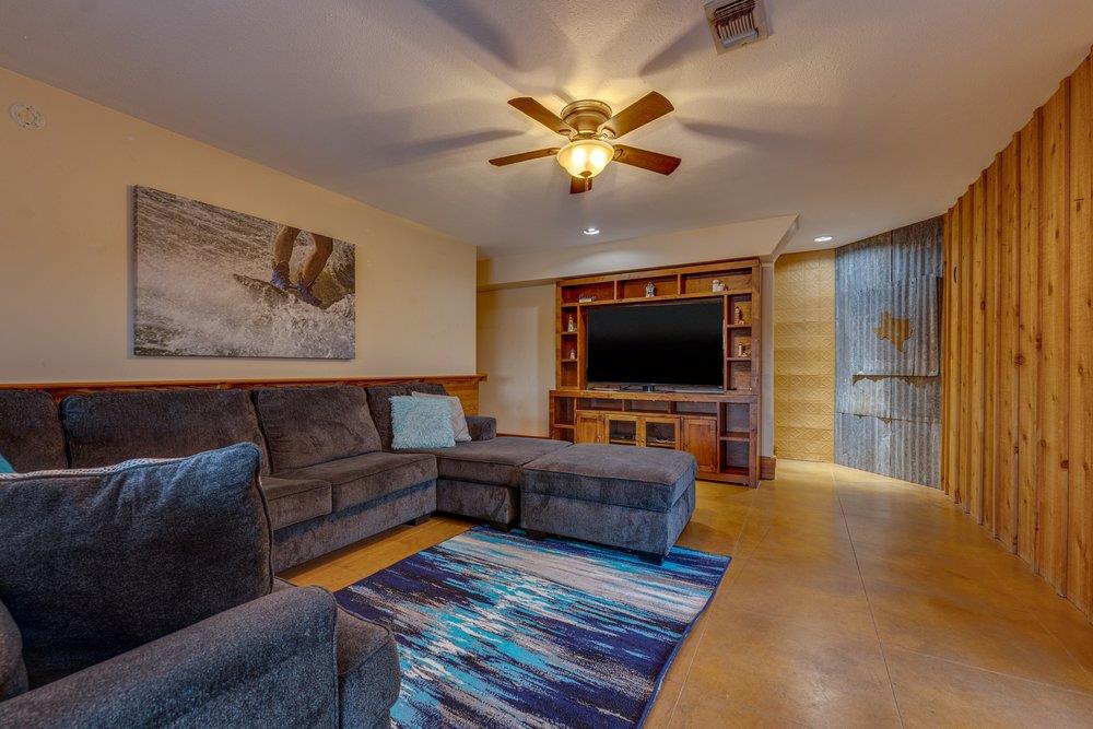 21008 W Lakeshore DR