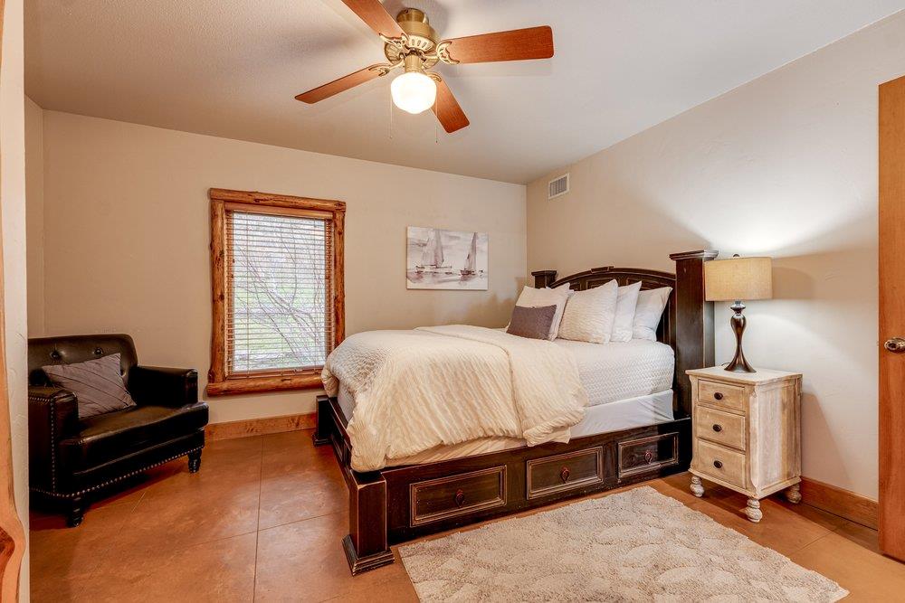 21008 W Lakeshore DR