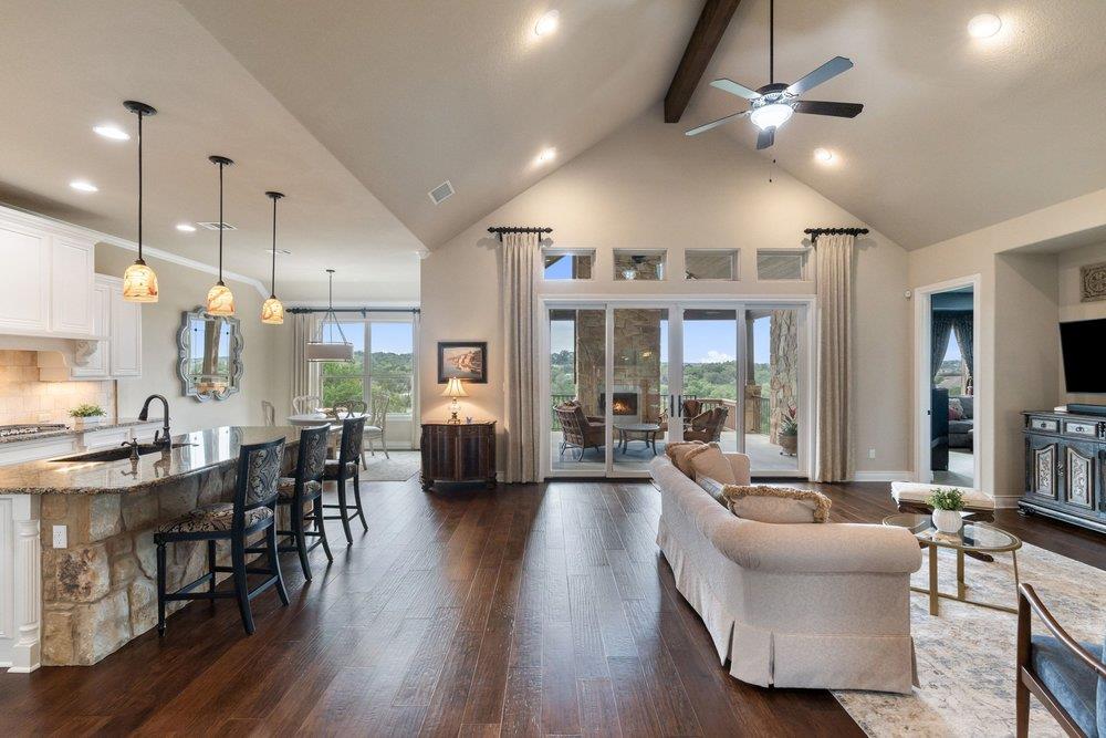 1177 Bluff Woods DR