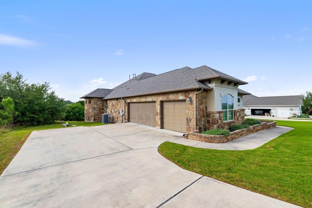 1177 Bluff Woods DR