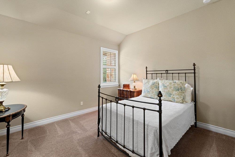 1177 Bluff Woods DR