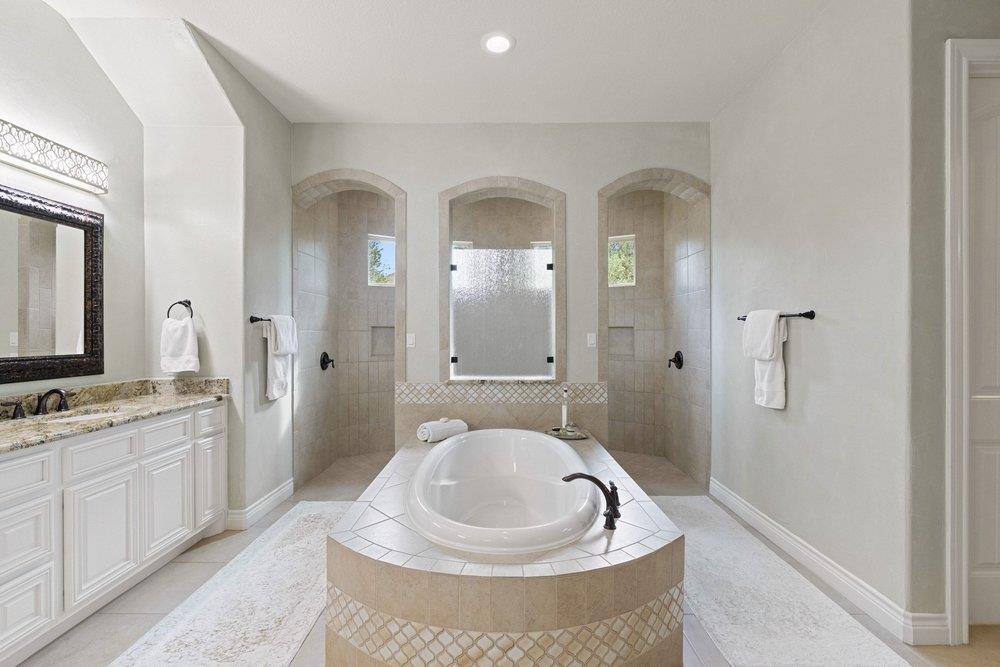 1177 Bluff Woods DR
