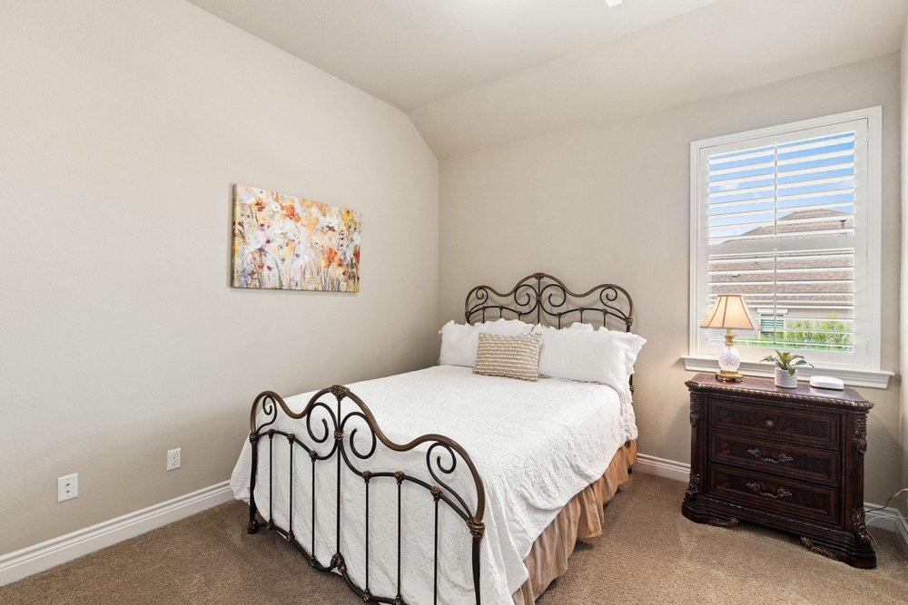 1177 Bluff Woods DR
