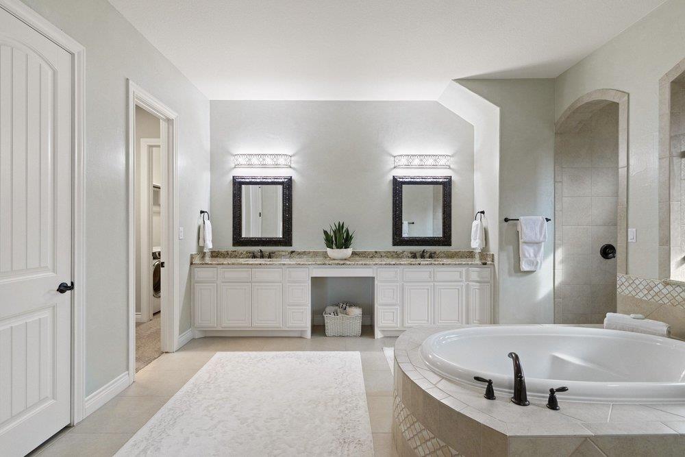 1177 Bluff Woods DR