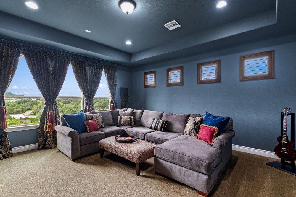 1177 Bluff Woods DR