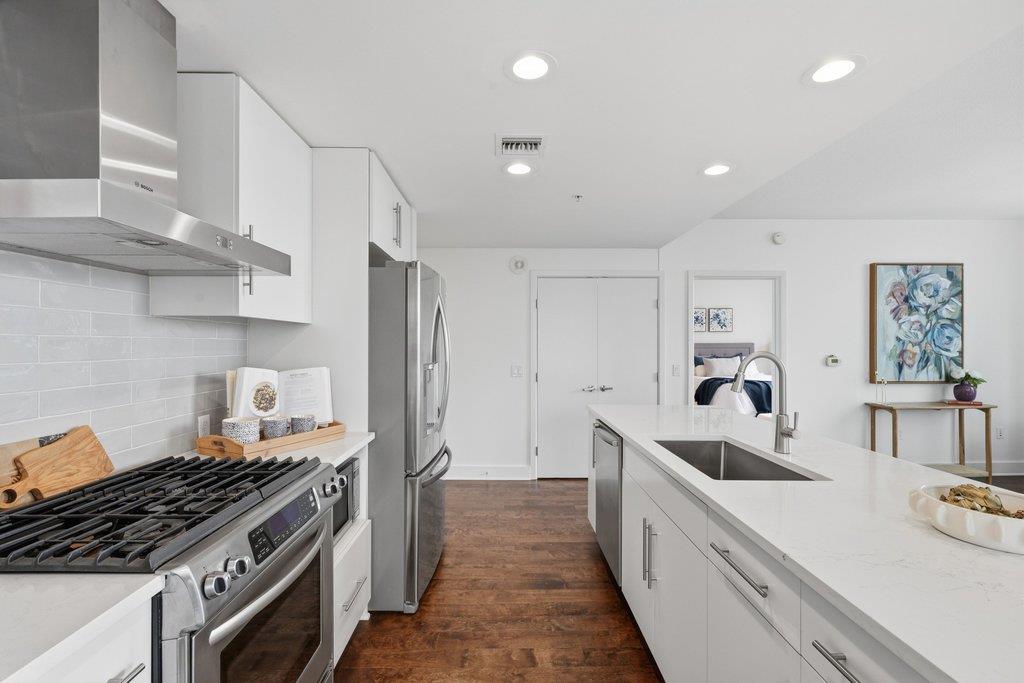300 Bowie ST # 1101