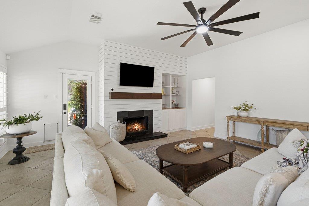 4253 Canyon Glen CIR