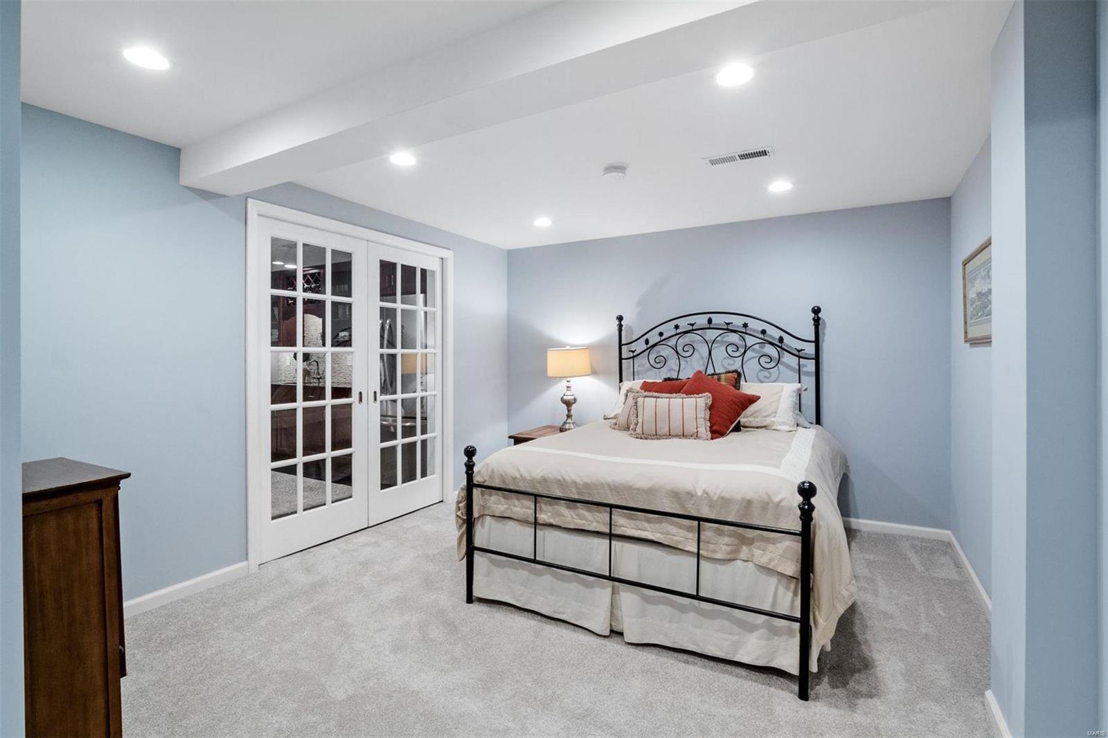 1604 Featherstone Drive